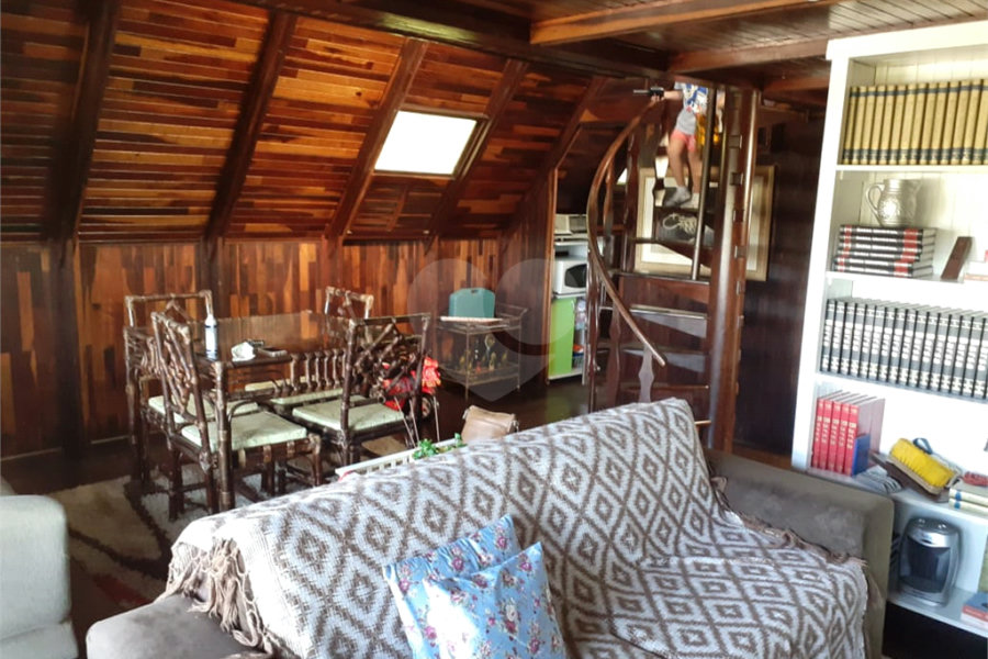 Sobrado à venda com 3 quartos, sendo 1 suíte, em Samambaia, Mairiporã, SP