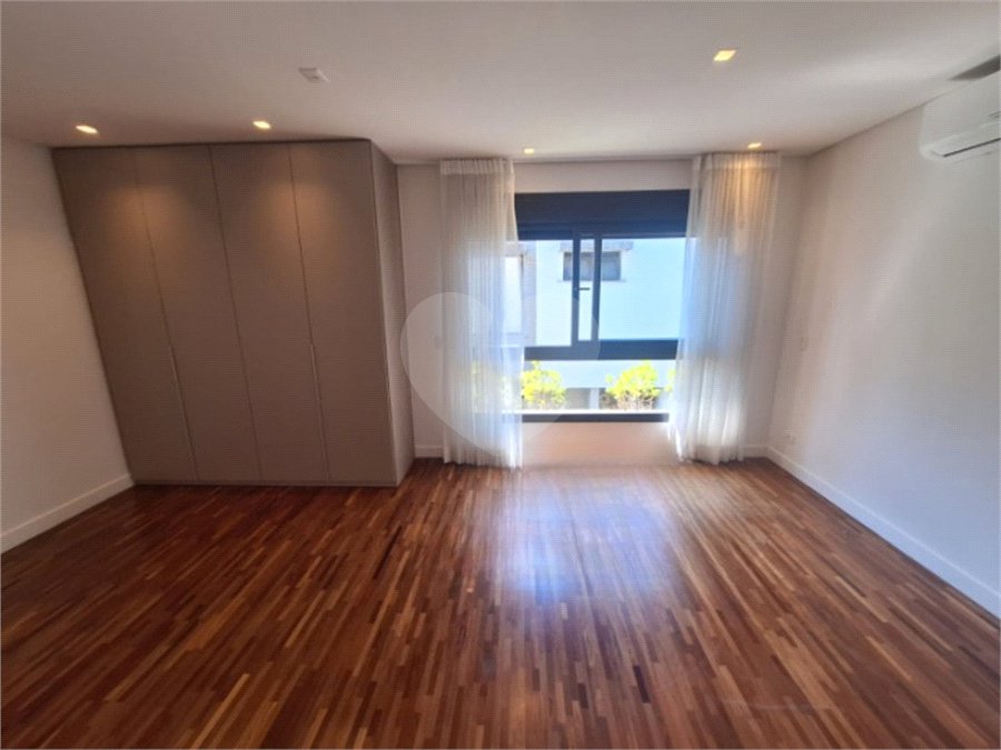 Casa à venda ou para alugar com 3 suítes no condomínio Boulevard Ibirapuera, São Paulo - SP