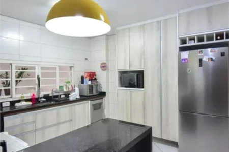 Sobrado à venda com 3 quartos, sendo 1 suíte,  em Vila Morse, São Paulo, SP