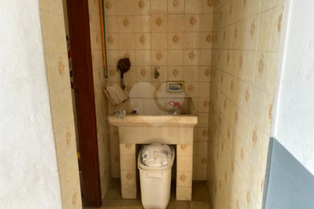 Casa à venda com 5 quartos, sendo 3 suítes, em Vila Rosália, Guarulhos, SP