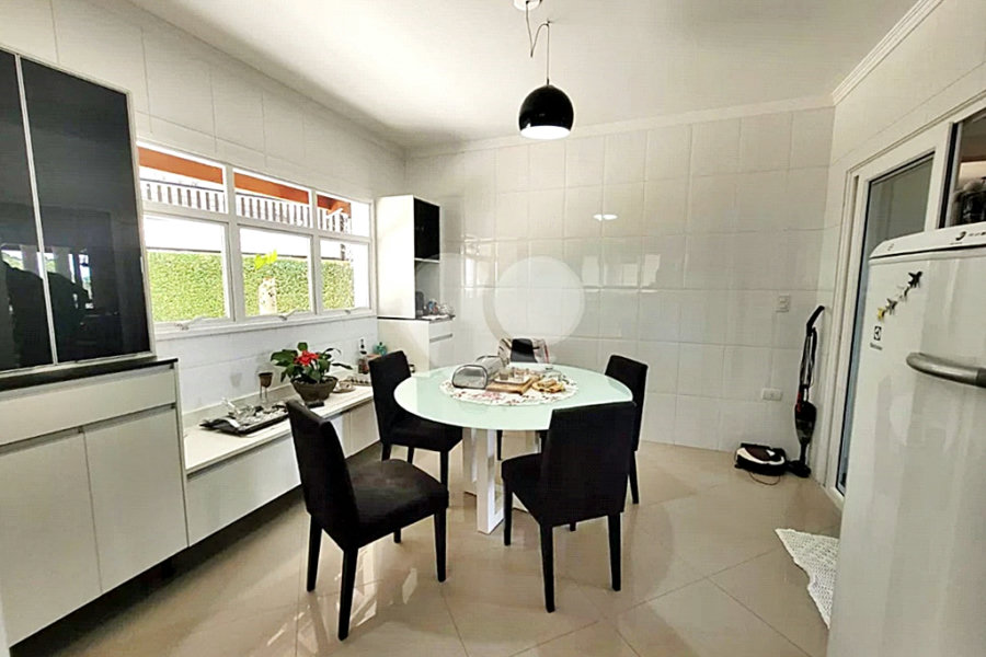 Casa à venda com 3 suítes no condomínio Cantareira, Mairiporã - SP