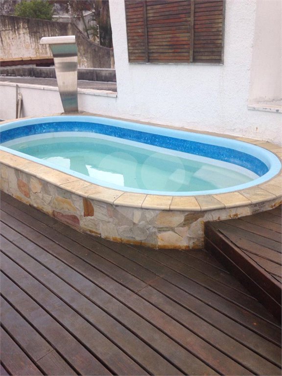 Casa à venda com 3 quartos, sendo 1 suíte,  em Vila Suissa, Mogi das Cruzes, SP