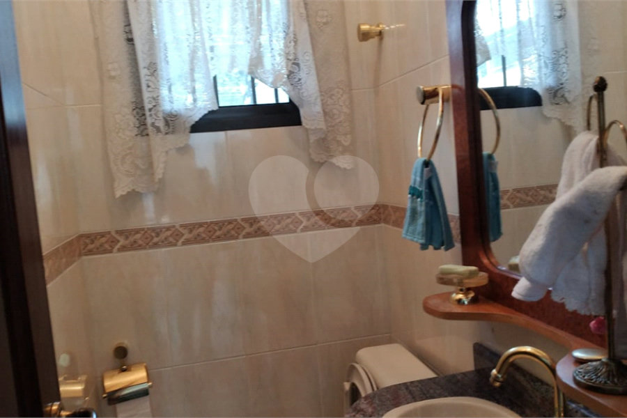 Sobrado à venda com 4 quartos, sendo 2 suítes, em Horto, São Paulo, SP