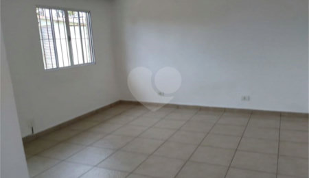 Casa Térrea à venda com 3 quartos, sendo 2 suítes,  em Chácara Santo Antônio, São Paulo, SP