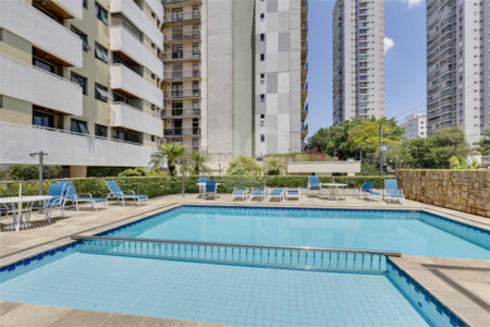 Apartamento à venda com 3 quartos, sendo 2 suítes, em Santo Amaro, São Paulo, SP