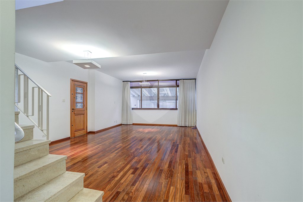 Sobrado à venda com 3 quartos, sendo 1 suíte, em Jardim Petrópolis, São Paulo, SP