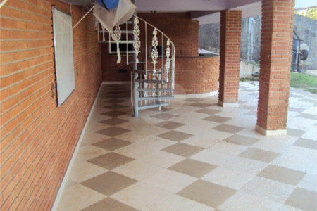 Sobrado à venda com 4 quartos, sendo 2 suítes,  em Recreio Maristela, Atibaia, SP