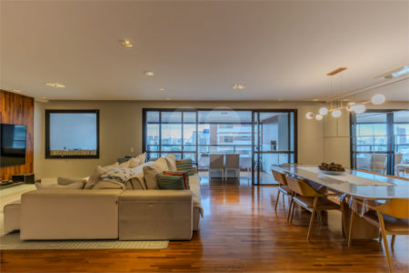 Apartamento à venda com 3 suítes em Chácara Santo Antônio, São Paulo, SP