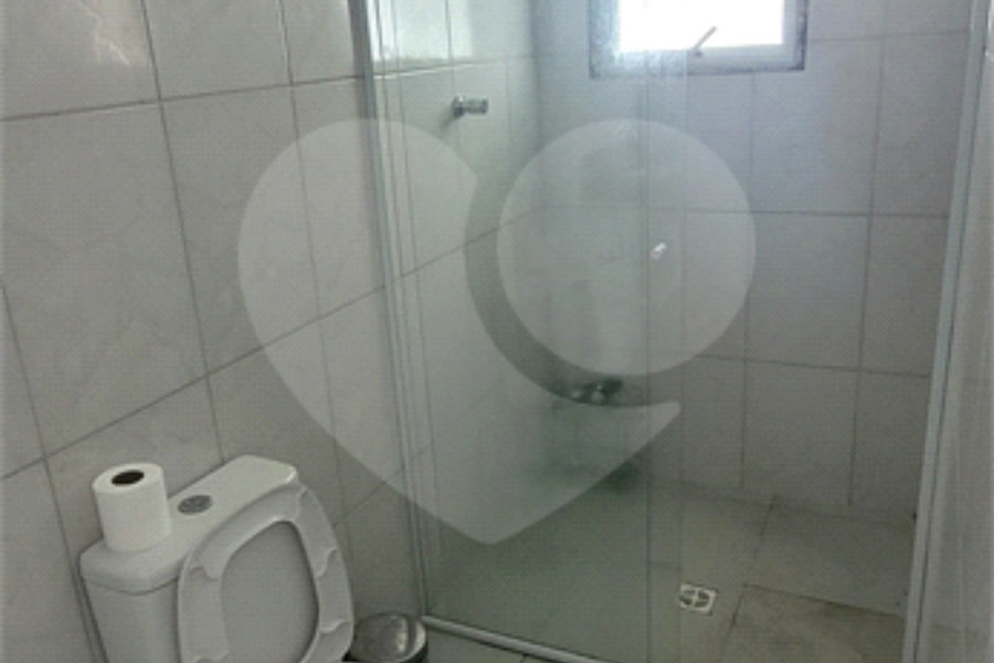 Sobrado à venda com 4 quartos, sendo 2 suítes, em Vila Irmãos Arnoni, São Paulo, SP