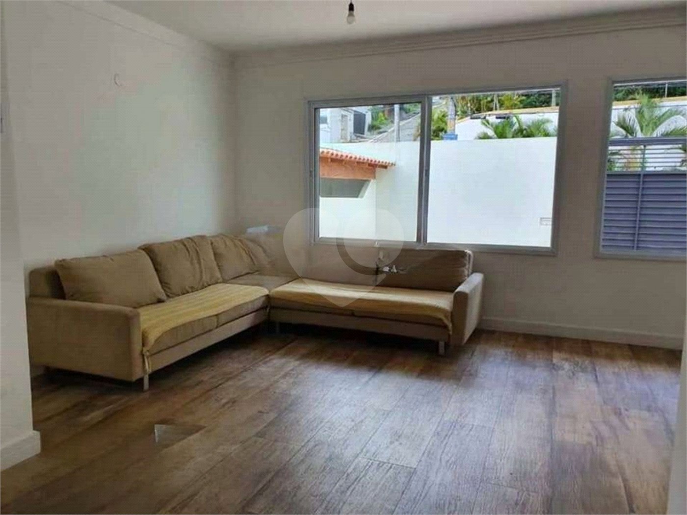 Sobrado à venda com 4 quartos, sendo 3 suítes, em Tremembé, São Paulo, SP