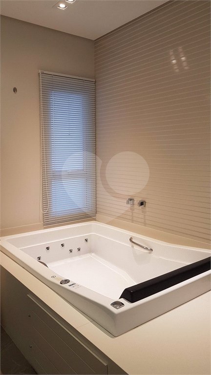 Casa à venda com 4 suítes no condomínio Residencial Jaguary, São José dos Campos - SP