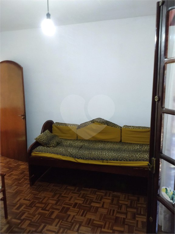 Sobrado à venda com 3 quartos em Jardim Regina, São Paulo, SP