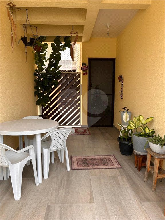 Casa à venda com 3 quartos, sendo 1 suíte,  no condomínio Jardim Europa, Mogi das Cruzes - SP
