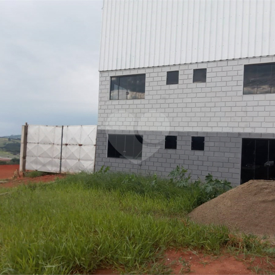 Galpão de 1200 m ² novos para locação em Nazaré Paulista/ Atibaia