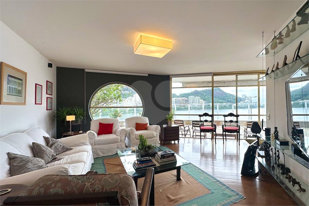 Cobertura à venda com 7 quartos, sendo 3 suítes,  em Lagoa, Rio de Janeiro, RJ