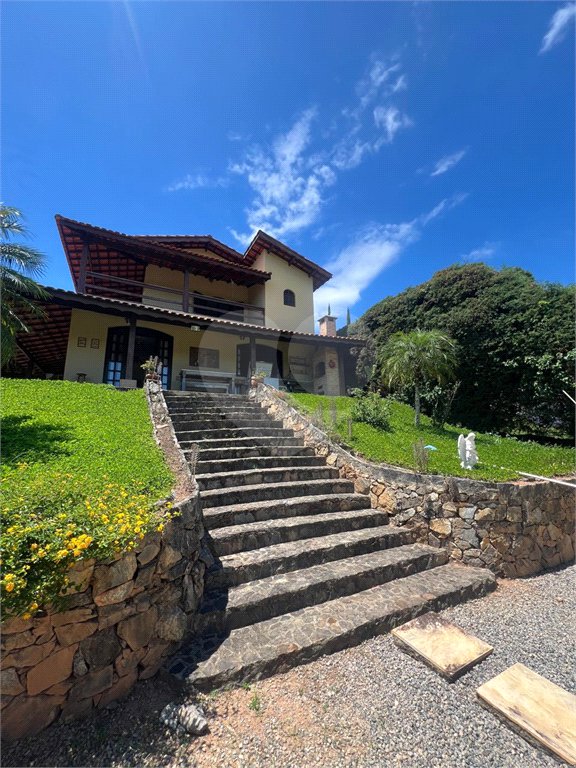 Casa à venda com 4 quartos, sendo 1 suíte, em Alpes D'ouro, Bom Jesus dos Perdões, SP