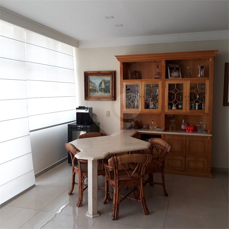 Apartamento à venda com 3 quartos, sendo 2 suítes, em Campo Belo, São Paulo, SP