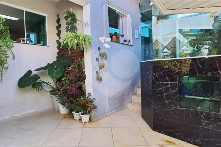 Casa Térrea à venda com 7 quartos, sendo 1 suíte, em Vila Paulicéia, São Paulo, SP