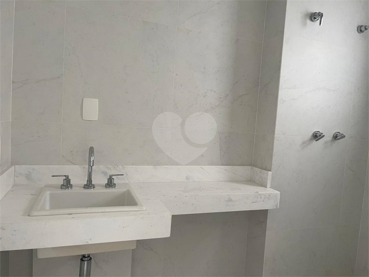 Apartamento à venda com 3 suítes em Campo Belo, São Paulo, SP