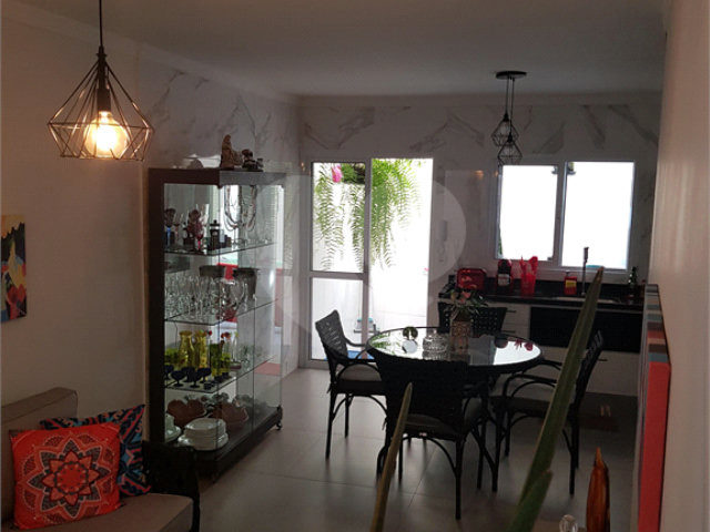 Casa à venda com 3 suítes no condomínio Residencial Mattos, São Paulo - SP