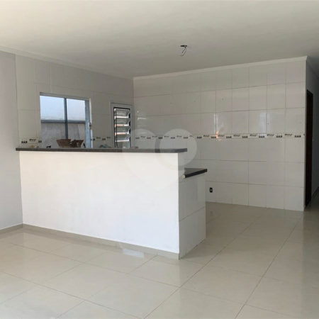 Sobrado à venda com 3 quartos, sendo 1 suíte, em Nova Cerejeira, Atibaia, SP