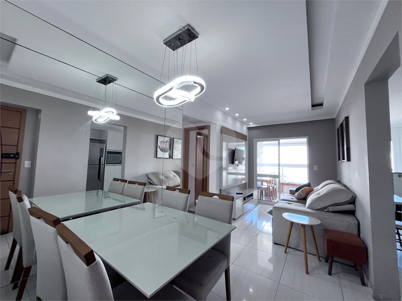 Apartamento à venda com 2 quartos, sendo 1 suíte, em Guilhermina, Praia Grande, SP