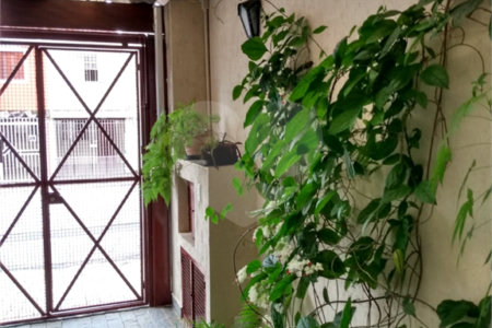 Sobrado à venda com 3 quartos em Vila Cordeiro, São Paulo, SP