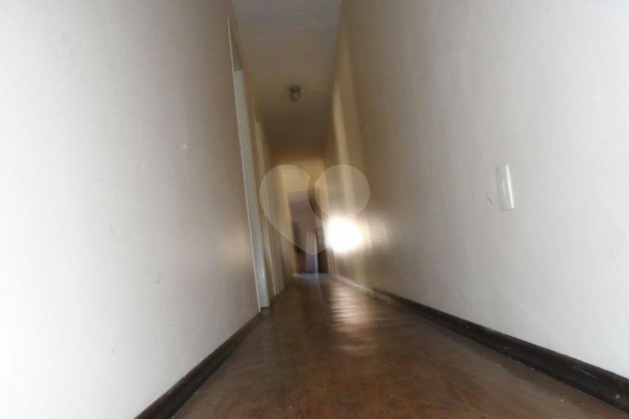 Sobrado à venda com 4 quartos, sendo 1 suíte, em Parque Edu Chaves, São Paulo, SP
