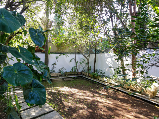 Sobrado à venda com 3 quartos, sendo 1 suíte,  em Granja Julieta, São Paulo, SP