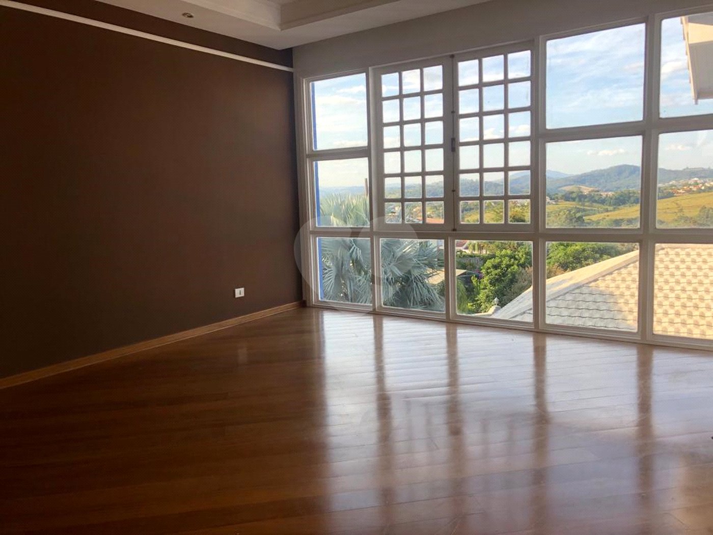 Casa à venda com 4 suítes no condomínio Osato, Atibaia - SP