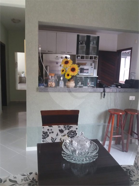 Casa Térrea à venda com 4 quartos, sendo 1 suíte,  em Vila Oliveira, Mogi das Cruzes, SP