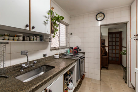Apartamento à venda com 3 quartos, sendo 1 suíte, em Santo Amaro, São Paulo, SP