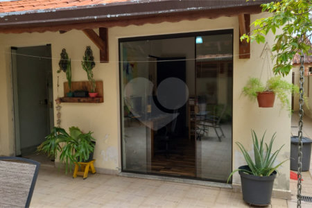 Casa à venda com 3 quartos, sendo 1 suíte,  em Parada Inglesa, São Paulo, SP