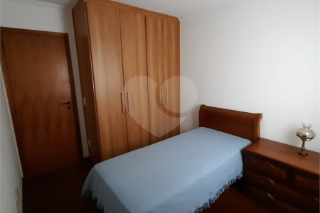 Apartamento à venda com 3 quartos, sendo 1 suíte, em Campo Belo, São Paulo, SP