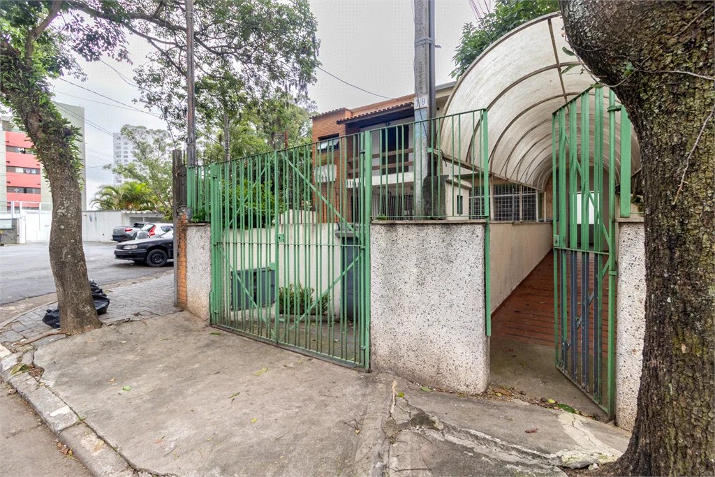 Sobrado à venda com 3 quartos, sendo 1 suíte, em Real Parque, São Paulo, SP