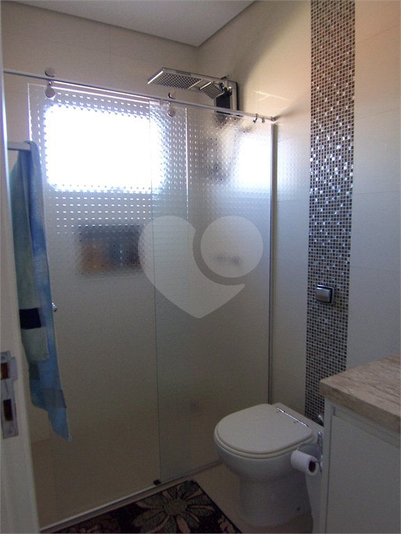 Casa à venda com 3 suítes no condomínio Residencial Recanto dos Paturis, Vinhedo - SP