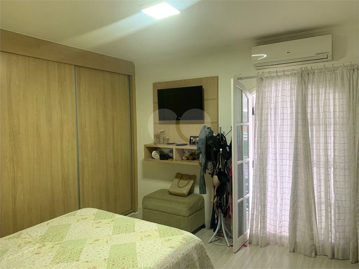 Sobrado à venda com 3 quartos, sendo 1 suíte, em Residencial Novo Horizonte I, Mogi das Cruzes, SP