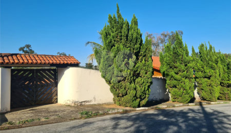 Sobrado à venda com 3 quartos, sendo 1 suíte,  no Centro, Vinhedo, SP