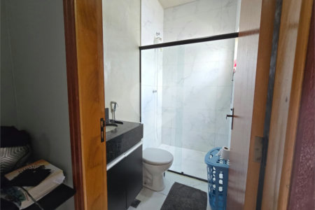 Casa à venda com 3 quartos, sendo 2 suítes,  no condomínio Residencial Marina, Itapetininga - SP