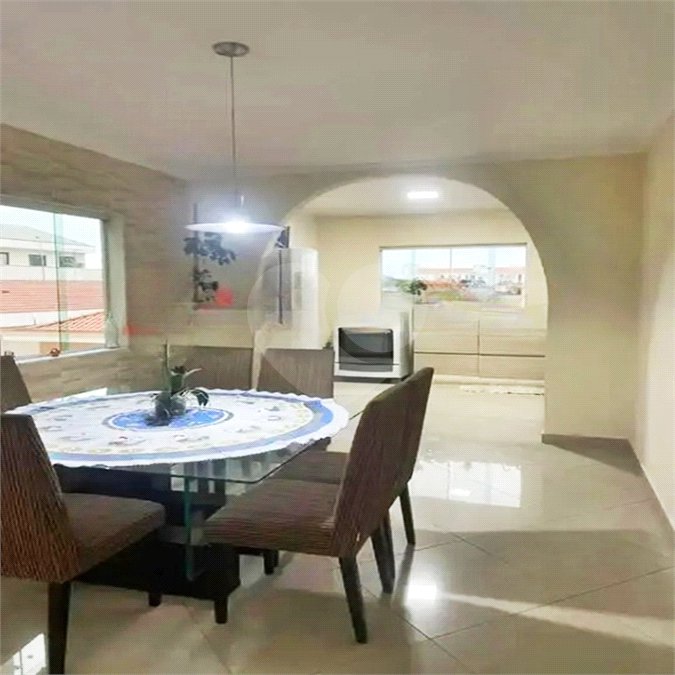 Sobrado à venda com 3 quartos, sendo 1 suíte, em Vila Constança, São Paulo, SP