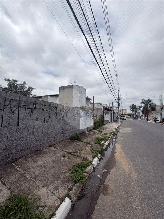 Terreno à venda em Jardim Quaresmeira, Suzano, SP