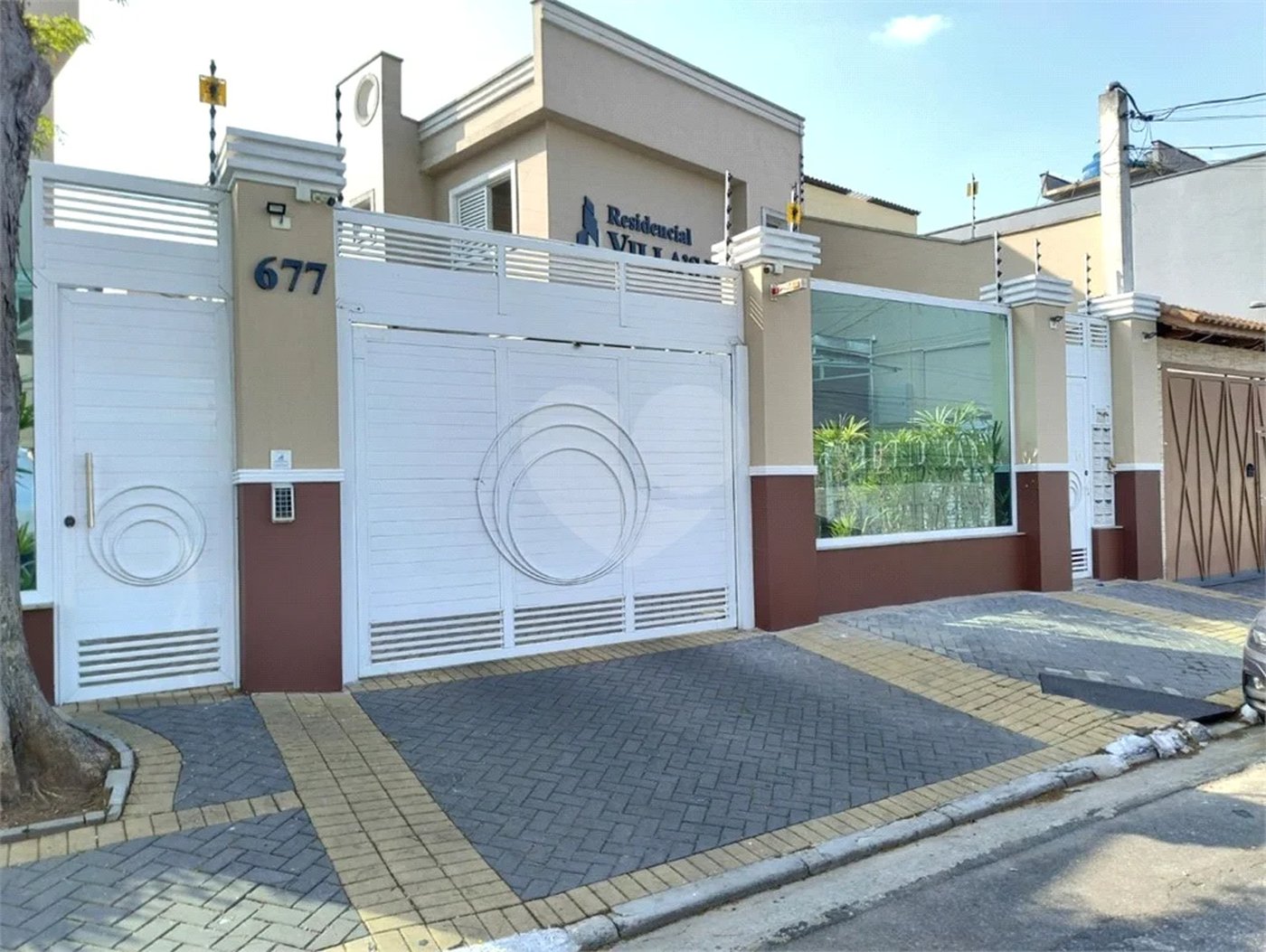 Vende-se Sobrado com 2 Suítes em Condomínio Fechado – Vila Ré