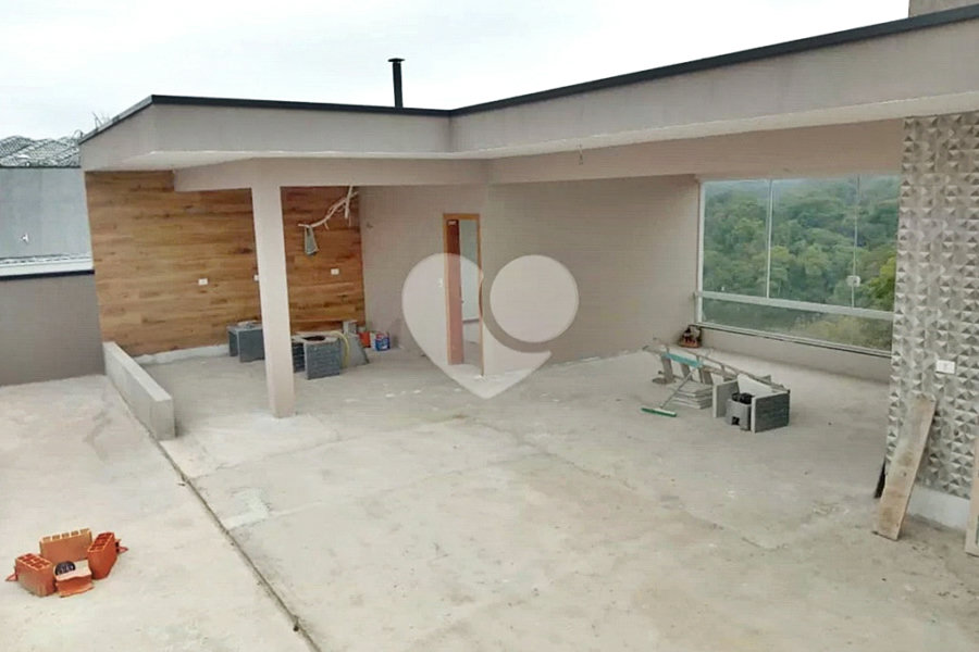 Casa à venda com 4 quartos, sendo 3 suítes, no condomínio Residencial Ecologico da Cantareira, Mairiporã - SP