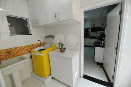 Sobrado à venda com 3 quartos, sendo 1 suíte, em Jardim Pinheiros, São Paulo, SP