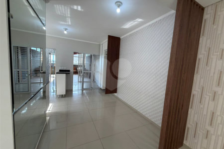 Sobrado à venda com 3 quartos, sendo 1 suíte,  em Jardim Maristela, Atibaia, SP