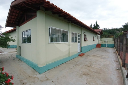 Casa à venda com 4 suítes no condomínio Estância Marambaia, Vinhedo - SP
