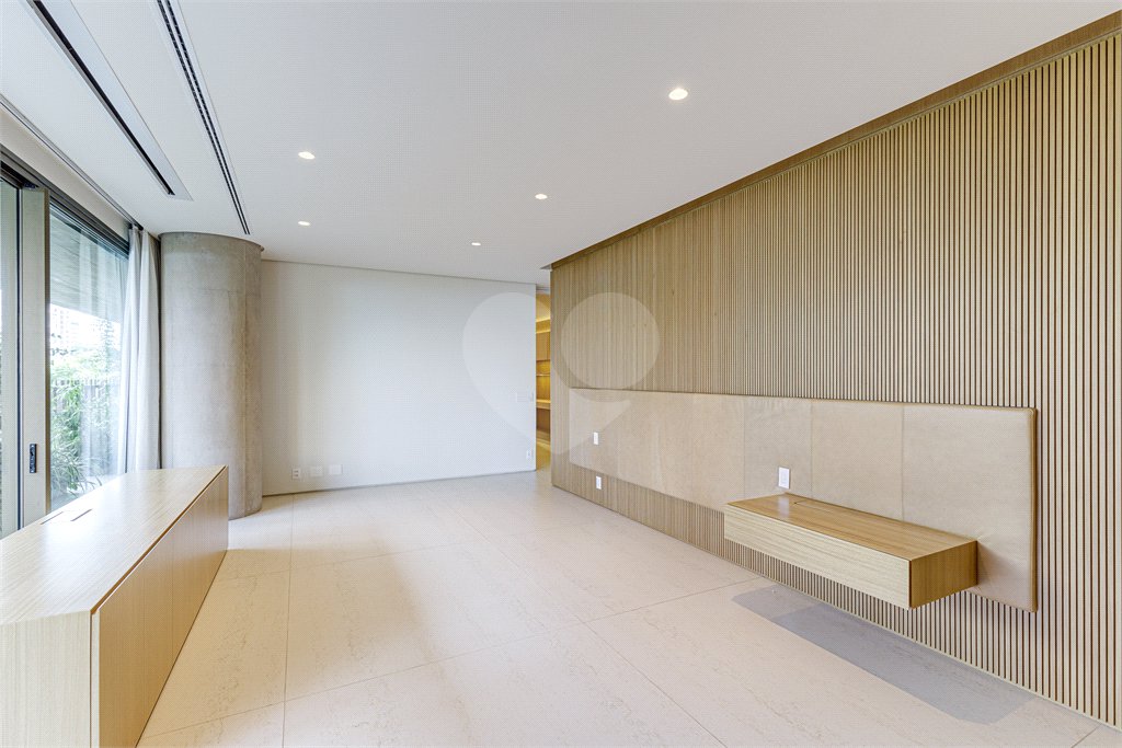 Apartamento à venda com 4 suítes em Moema, São Paulo, SP