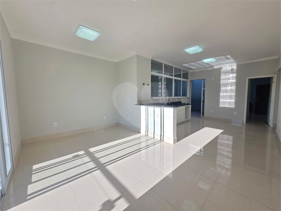 Casa à venda com 3 suítes em Marambaia, Vinhedo, SP