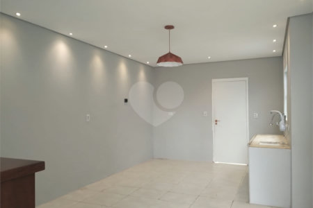 Casa Térrea à venda com 1 quarto em Vila Nivi, São Paulo, SP