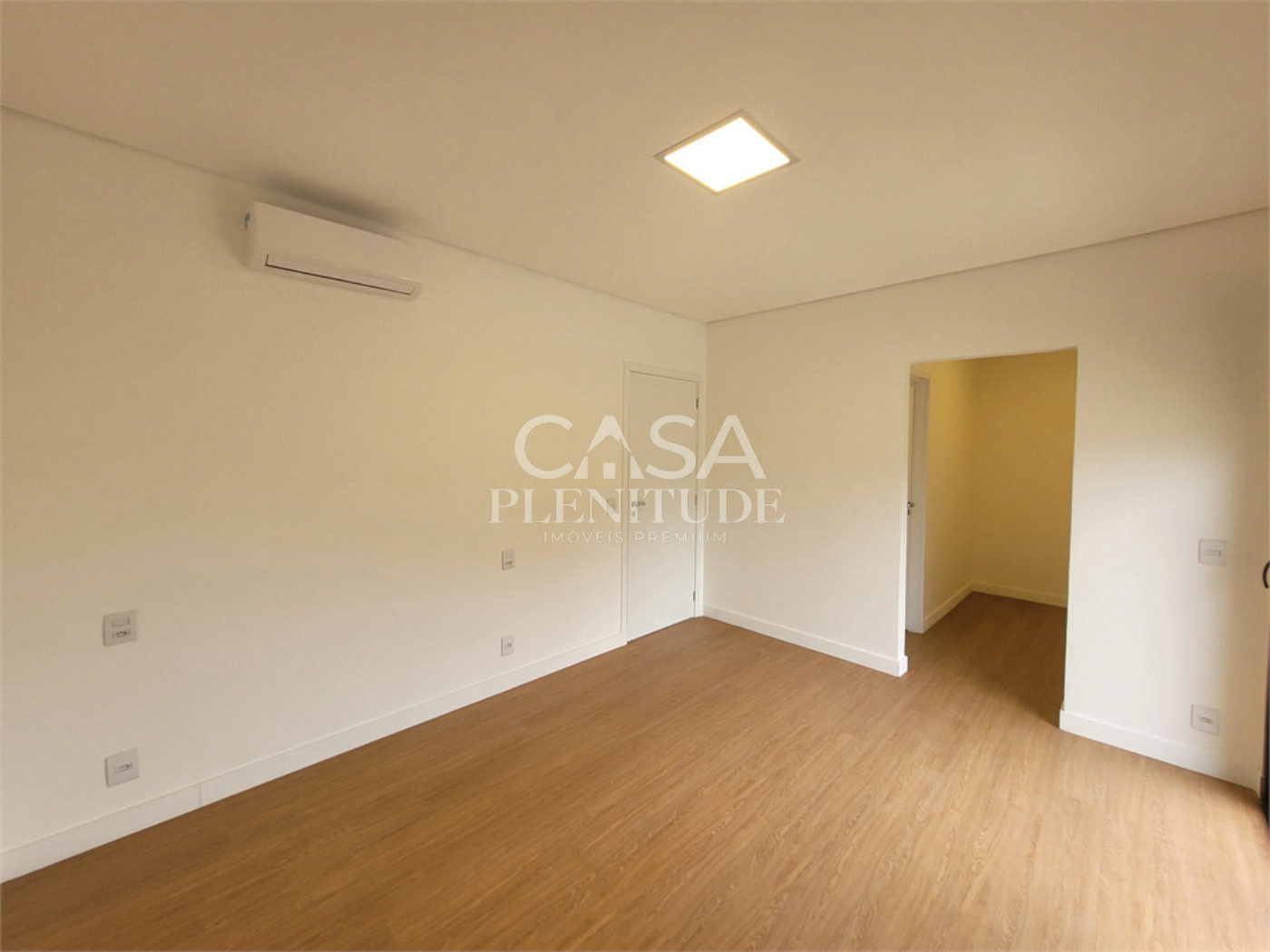 Casa em condomínio à venda com 5 quartos, sendo 4 suítes, em Alphaville Nova Esplanada, Votorantim, SP
